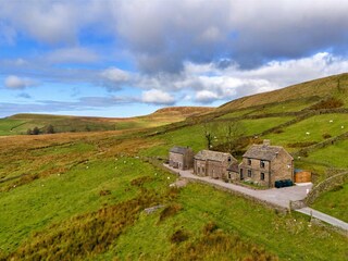 Holiday cottage Buxton Outdoor Recording 3