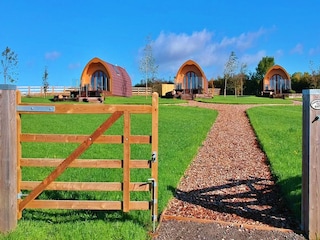 Chalet Malton Outdoor Recording 5