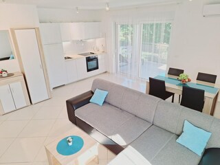 Apartment Kastel Stafilic Features 31