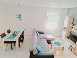 Apartment Kastel Stafilic Features 32