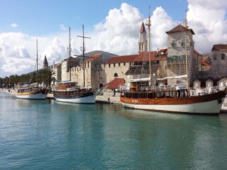 Apartment Kastel Stafilic Environment 39
