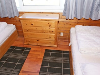 Schlafzimmer II: mit 2 x Einzelbetten