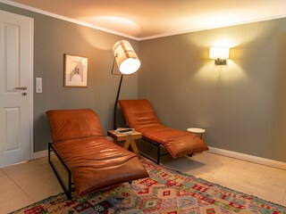 ... Wellnessliegen zum Relaxen nach einem Saunagang.