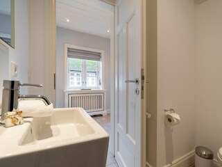 Ein Gäste-WC gibt es ebenfalls im Erdgeschoss.