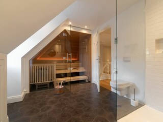 ...gibt es sogar eine hauseigene Sauna!