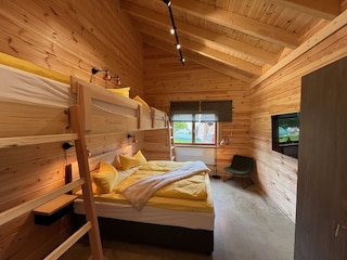 Schlafzimmer 1