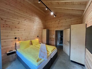 Schlafzimmer 2