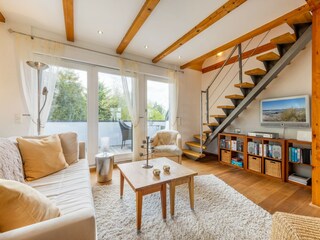 Wohnzimmer OG mit Aufgang zum Dachgeschoss