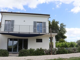 Vorderseite der Villa Papavero