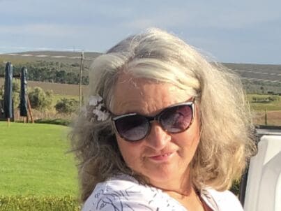 Frau Colleen Wood