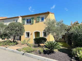 Maison Jaune