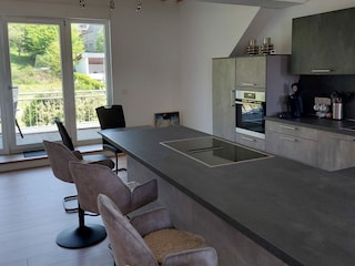 Küche mit Ausgang Balkon