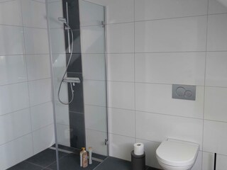 Bad, begehbare Dusche, WC