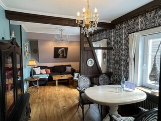 Wohn-/Essbereich mit offener Küche