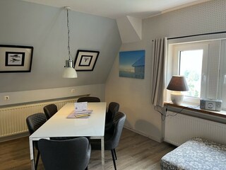 Wohn-/Essbereich mit offener Küche