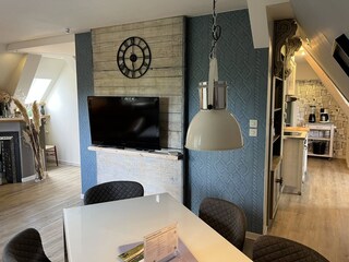 Wohn-/Essbereich mit offener Küche