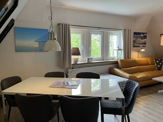 Wohn-/Essbereich mit offener Küche