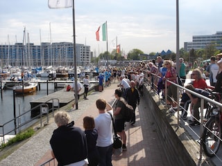 der Hafen beim Lauf zwischen den Meeren