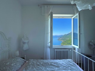 Schlafzimmer mit Doppelbett 2