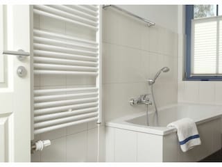 Badezimmer mit Badewanne
