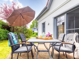 möblierte Terrasse