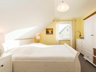 Doppelbett im 3. Schlafzimmer