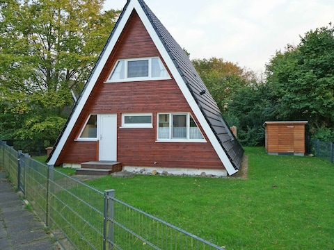 Ferienhaus schönes Grundstück mit Zaun und Markise