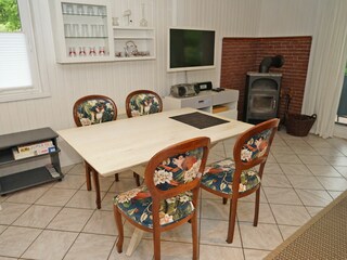 Esstisch im Wohnzimmer