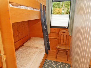 Schlafzimmer II: mit Etagenbett