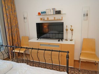 TV im Schlafzimmer II