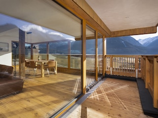 View from outside into the House