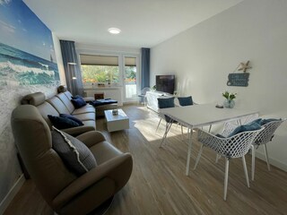 Wohnzimmer mit Essbereich