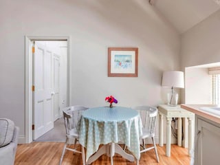 Apartment Plymouth Features 10