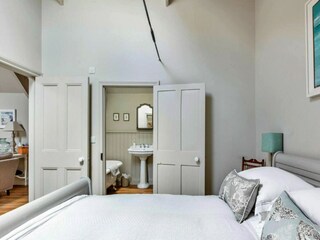 Apartment Plymouth Features 21