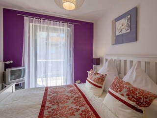 Schlafzimmer Nr. 2 mit Zugang zum großen Panormabalkon