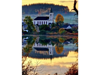 Das schöne Dorf mit dem See