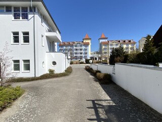 Gebäude und Einfahrt Tiefgarage