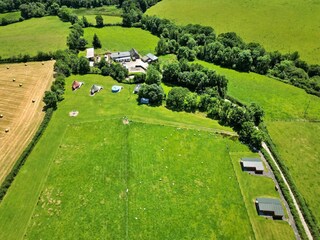 Farmhouse Tavistock Outdoor Recording 2