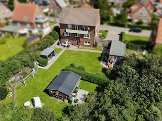 Haus mit Gartenansicht