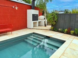 Holiday house Cheltenham Outdoor Recording 8