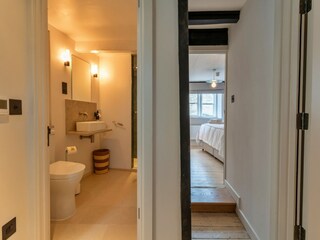 Holiday house Cheltenham Features 30