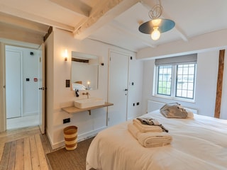 Holiday house Cheltenham Features 16