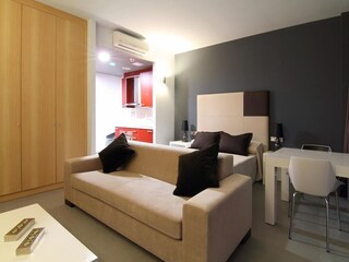 Apartment La Pineda Features 25