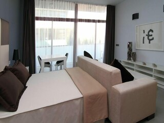 Apartment La Pineda Features 25