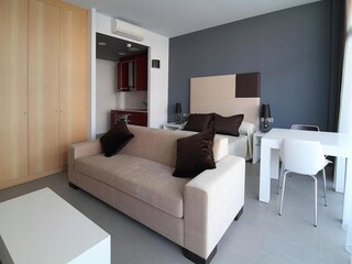 Holiday house La Pineda Features 22