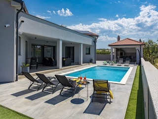 Villa Valbandon Outdoor Recording 1
