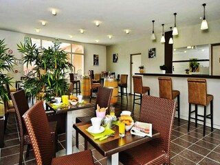 Apartment Saint-Sériès  6