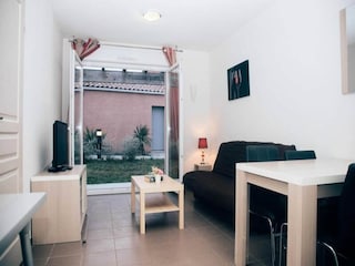 Apartment Saint-Sériès  10