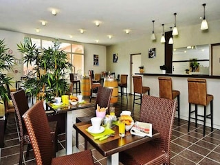 Apartment Saint-Sériès  10