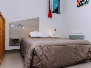Apartment Saint-Sériès  12